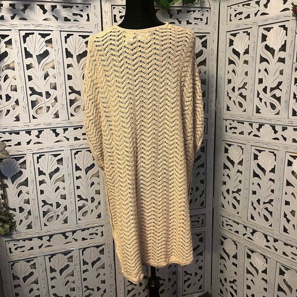 COLLECTIONS ETC. FANTASTIC GOLD & GLITTER OPEN KNIT LIGHT SWEATER SHAWL PONCHO - Picture 6 of 7